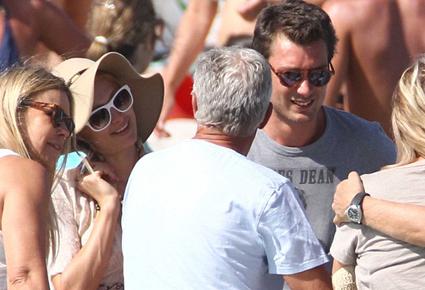 باريس هيلتون في إجازة مع فريديريك حبيبها الجديد 